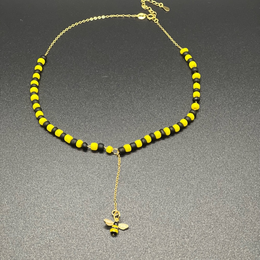 NWT|Handmade Bee 🐝 Gold Plated Stainless Steel S925 Necklace

B1